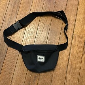 Herschel Supply Co classic pack, like new, black